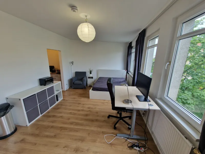Helle 1-Zimmer-Wohnung mit Balkon — photo 1